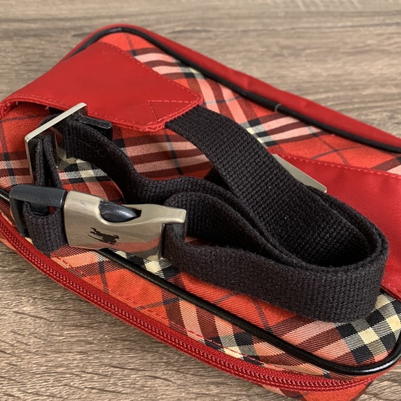 ❤️❤️Sold❤️❤️Burberry blue label canvas beltbag/body bag - Picture 14 of 16